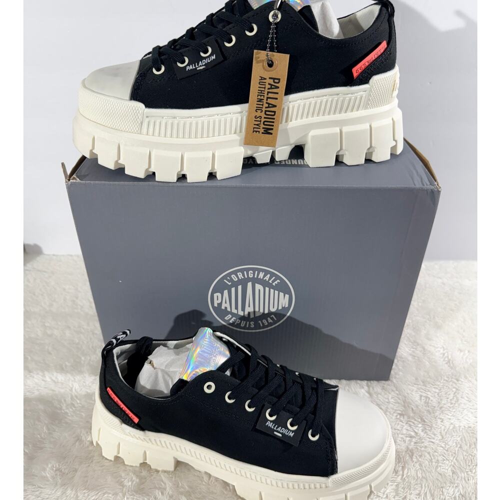 Palladium Revolt Lo Tx Black/Marshmallow S8 Lug Sole Chunky Platform NIB